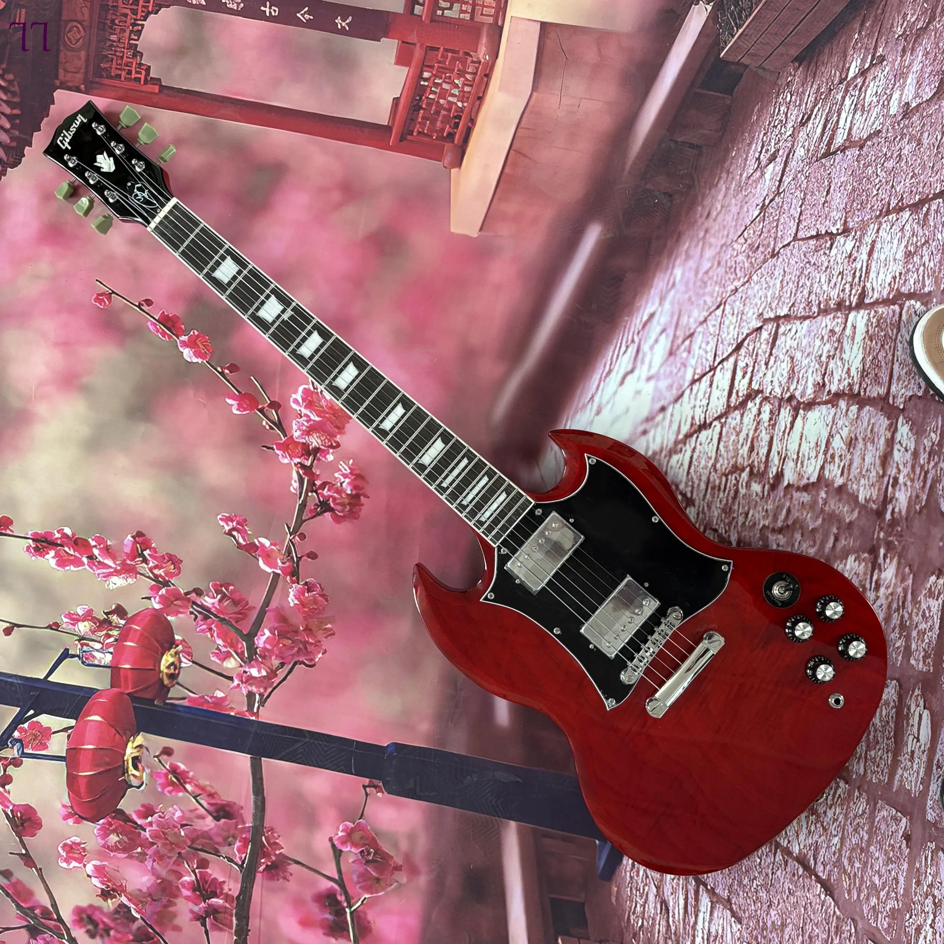 Red SG Electric Guitar  Chromed Hardware, Mahogany Body, Rosewood  Fingerboard,6 strings,22-Frets