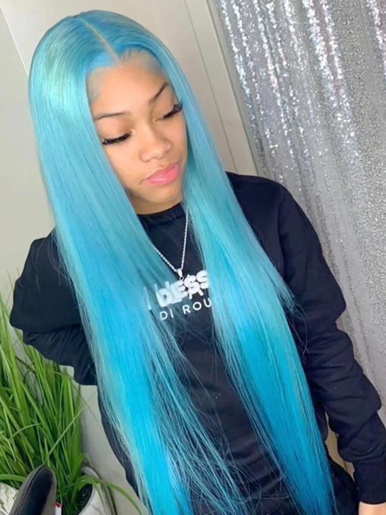 28 Inch Long Straight Lace Front Wigs for Women, Sky Blue Straight Wig, Heat Resistant Fiber, Synthetic Material Wigs, Synthetic Hair Wig, Natural Looking, Fluffy Wigs without Bangs, Suitable for Daily Use, Cosplay, Anime Or Costume Party