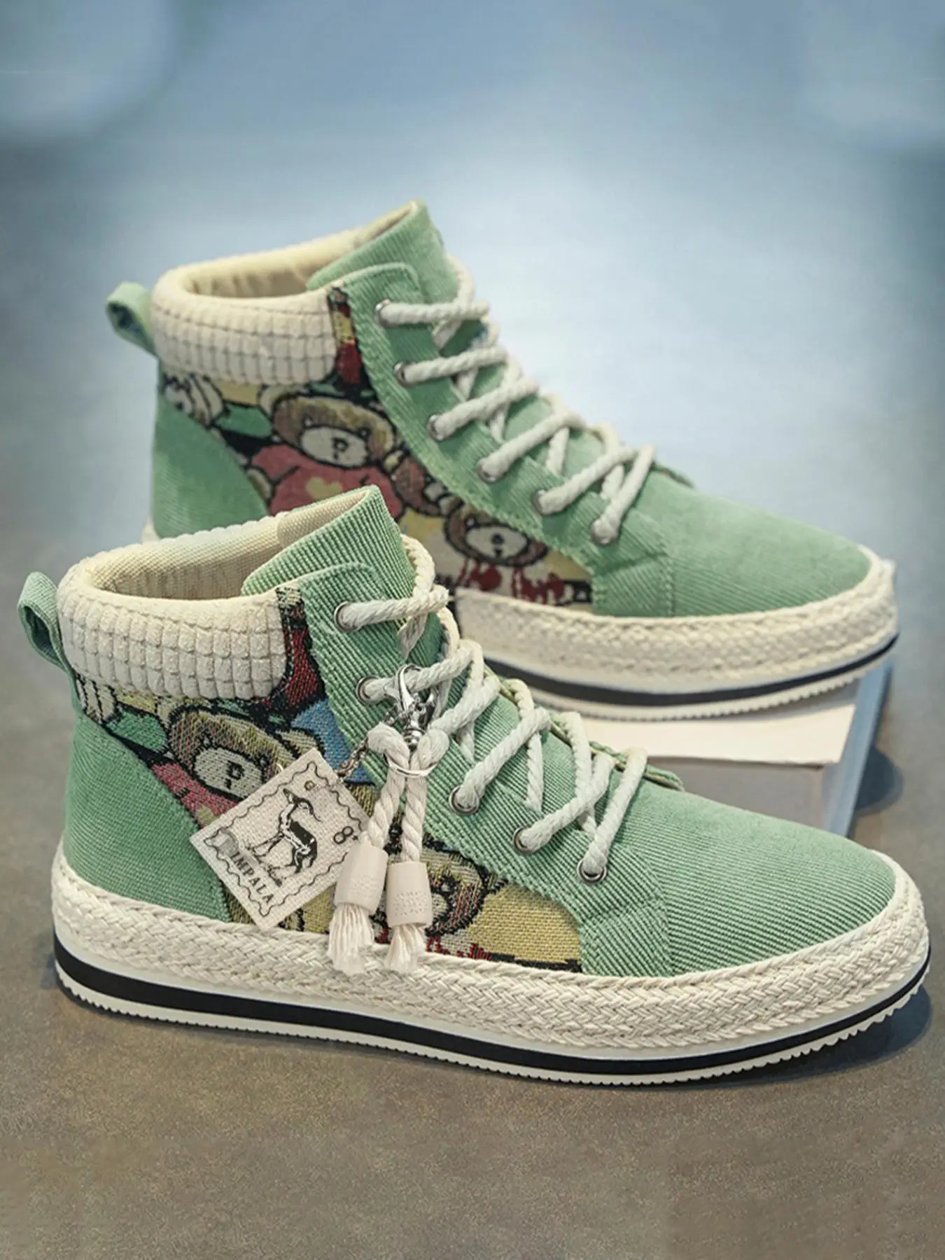 Unisex's Cartoon Bear Print Lace Up Skate Shoes, Casual Comfortable Sports Shoes for Outdoor Hiking, Fashionable Skate Shoes for Daily Wear