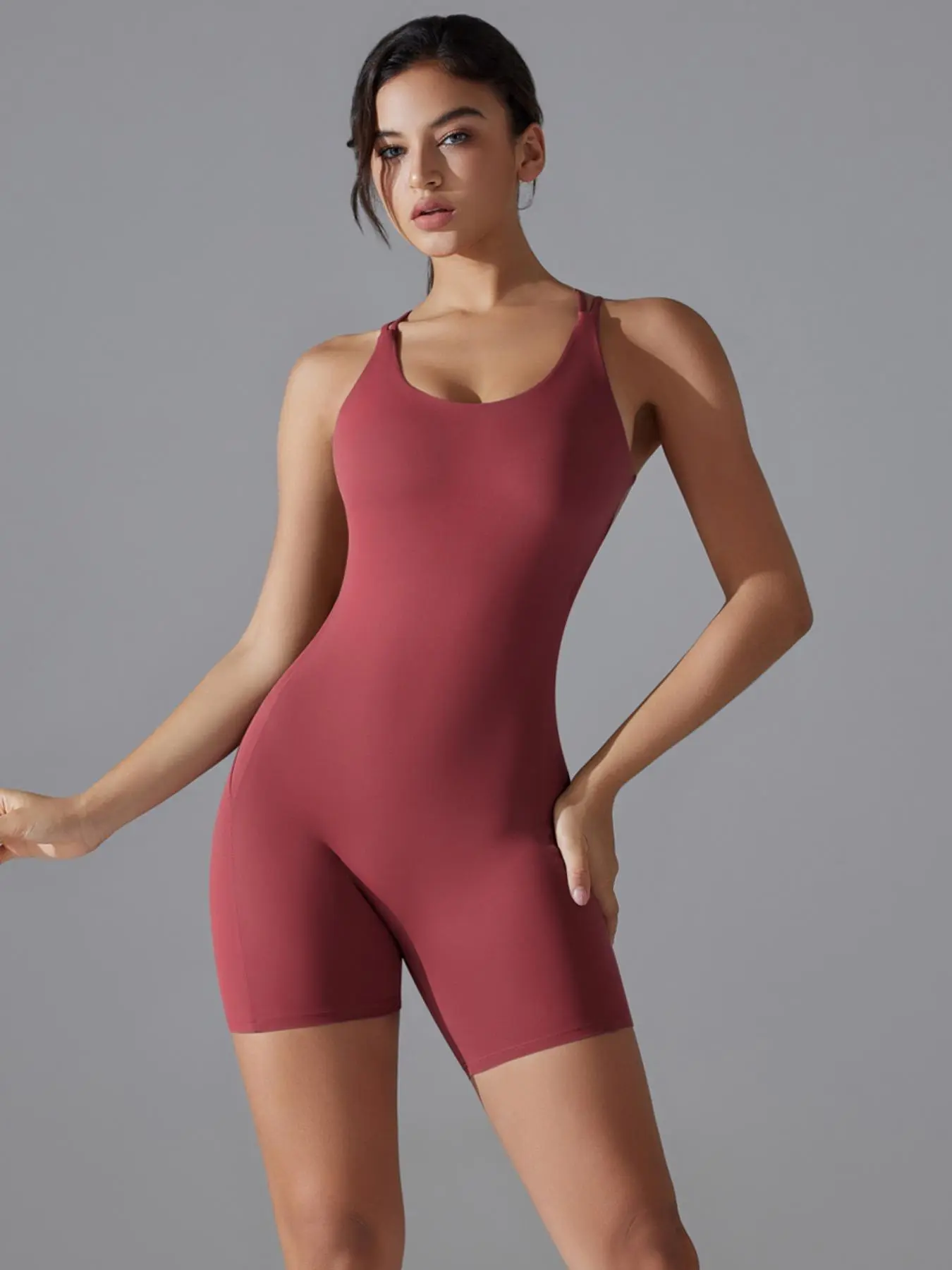 Women's Solid Color Criss Cross Backless Sports Jumpsuit Romper, Sleeveless Yoga Jumpsuits, Sleeveless Scoop Neck Bodycon Romper for Yoga Gym Workout, Ladies Activewear, Dance Fitness Activewear