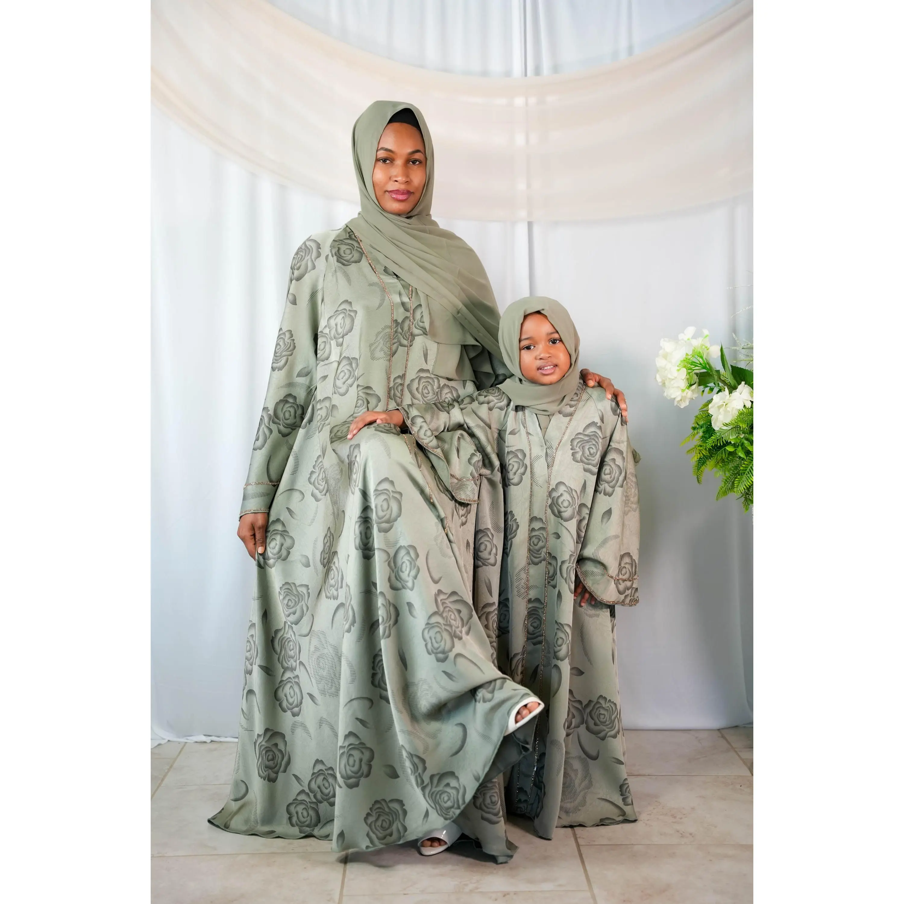 Nawra Mother-Daughter Set Abaya