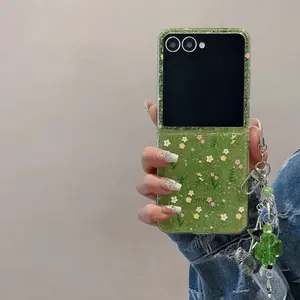 Cute Green Glitter Flower Star Four-Leaf Clover Pendent Case for Samsung Galaxy flip7 Flip6 5 Motorola Razr 70 60 50 Ultra Cover