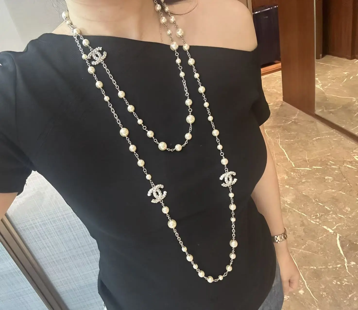 Pre-owned H1 Chanel Pearl Double C Logo Necklace SM06300004