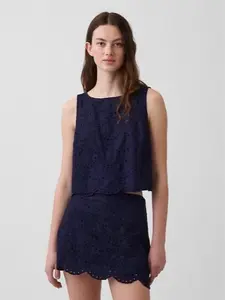 GAP Eyelet Crop Shell Tank Top
