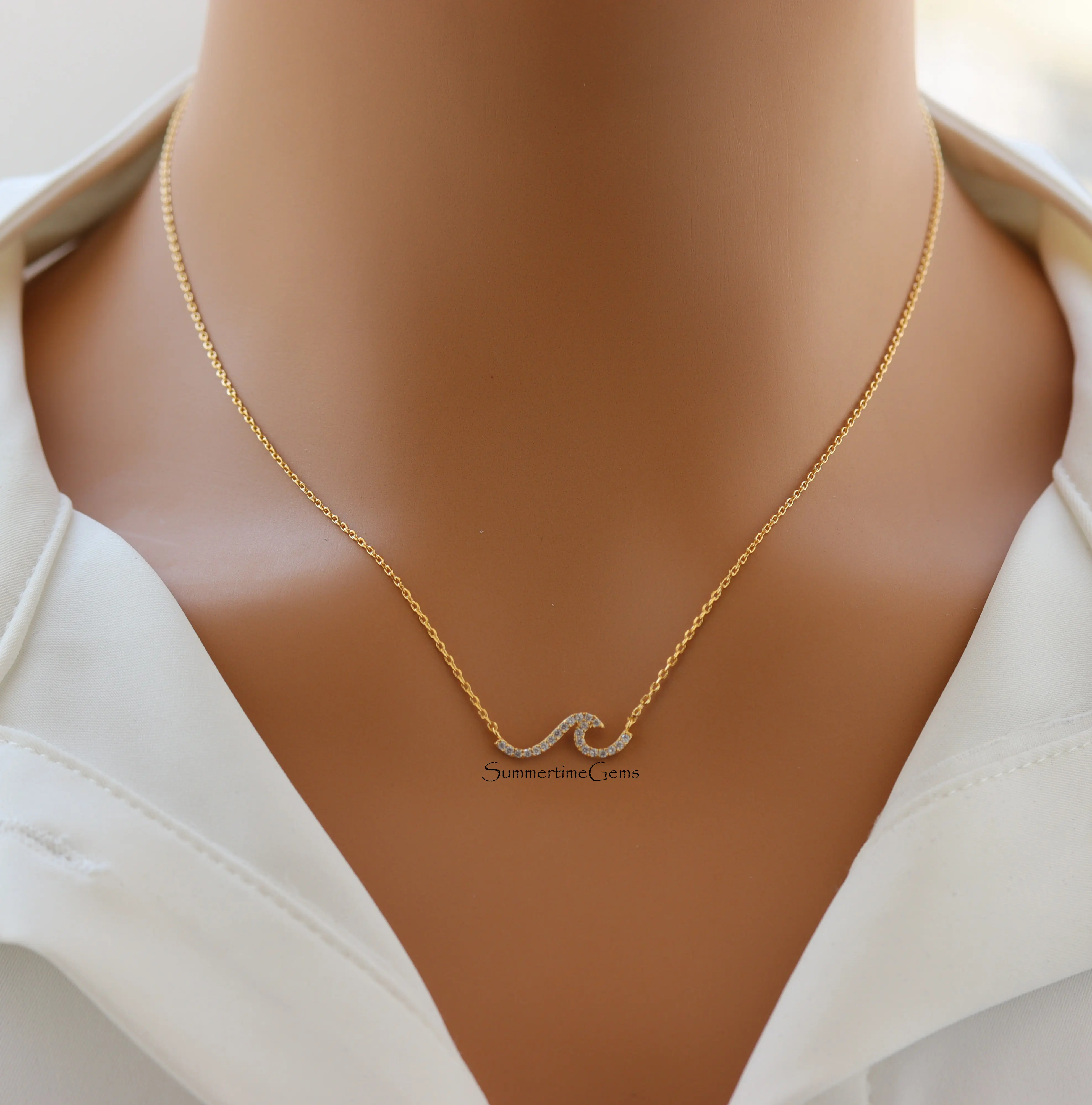 18K Gold Plated Pavé Wave Pendant Necklace for Women – Dainty Ocean-Inspired Sparkling Jewelry Gift