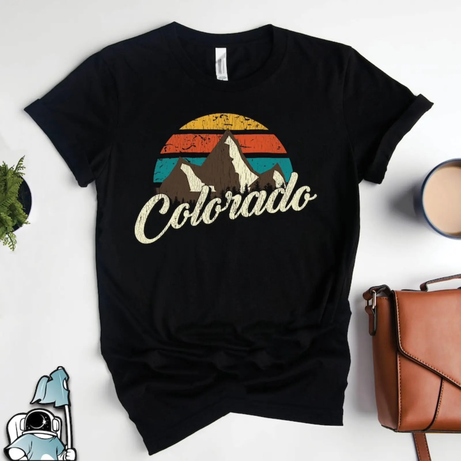 Men's Casual Graphic T-Shirt with Retro Colorado Mountain Print, 100% Cotton Knit All-Season Short Sleeve Tee, Regular Fit Round Neck Top for Hiking, Shortsleeve, Menswear, Drawing, Knit Fabric, Clothes, Printed