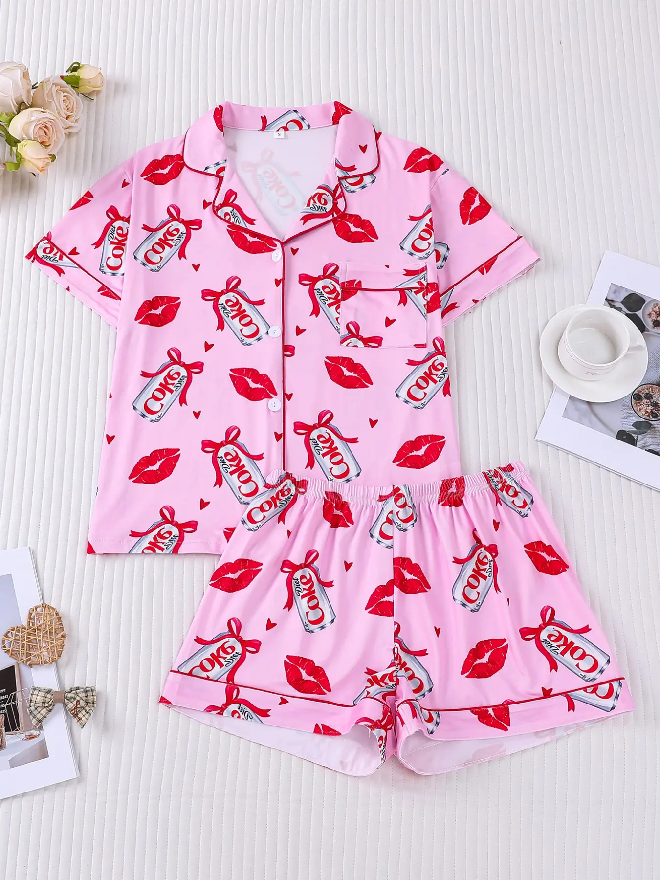 2-piece "Soda and Kiss" Valentine's Day Pajama Set. Romantic pajamas, Loungewear, soft cotton fabric, sweet and playful design, perfect for women to relax at home on Valentine's Day.