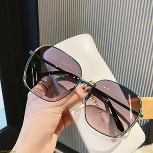 2026 new fashion personality Internet celebrity explosion metal sunglasses glasses women UV protection sunglasses