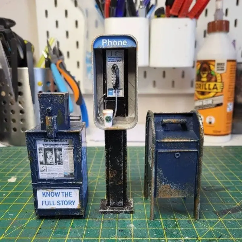 Phone Booth Model Ornament, Mailbox Model Decorative Piece, Resin Figurine Statue, Decorative Statues, Home Decoration Essentials, Modern Home Decoration, Indoor Room Decor, Unique Gift Idea, Decorations and Ornaments, Perfect for Living Room