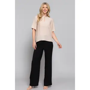 Short-sleeved round-neck blouse with button closure