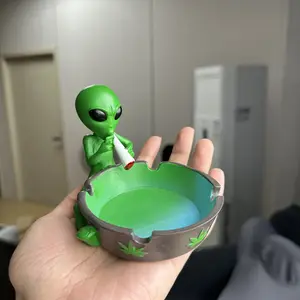An Alien Ashtray Decorative Statue, Resin Material, Fantasy Theme, Suitable for Indoor and Outdoor Use, Perfect for Christmas, Halloween, Easter, Hanukkah, Thanksgiving, and Other Festivals