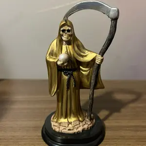 Estatua de Santa Muerte Color Dorada 5"1/2- Gold-Toned Statue with Scythe and Skull Decorative Figure 5 Inches Tall