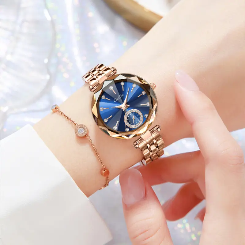 Elegant Lady's Jewelry  BraceletWristwatch: lt can be used as a watch orworn as abracelet. The fashionable and elegant design ispaired witha romantic love gift box.