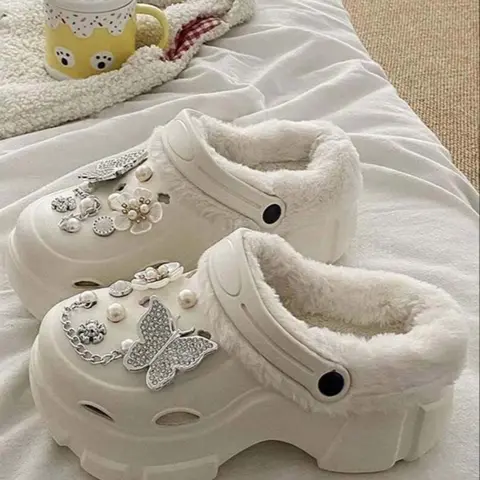 Autumn Winter Casual Pearl Butterfly Faux Fur Hole Shoes, Indoor Home Student Dorm Thick Sole Anti-Slip Warm Simple Design Non Slip Thick Soled Slippers Indoor