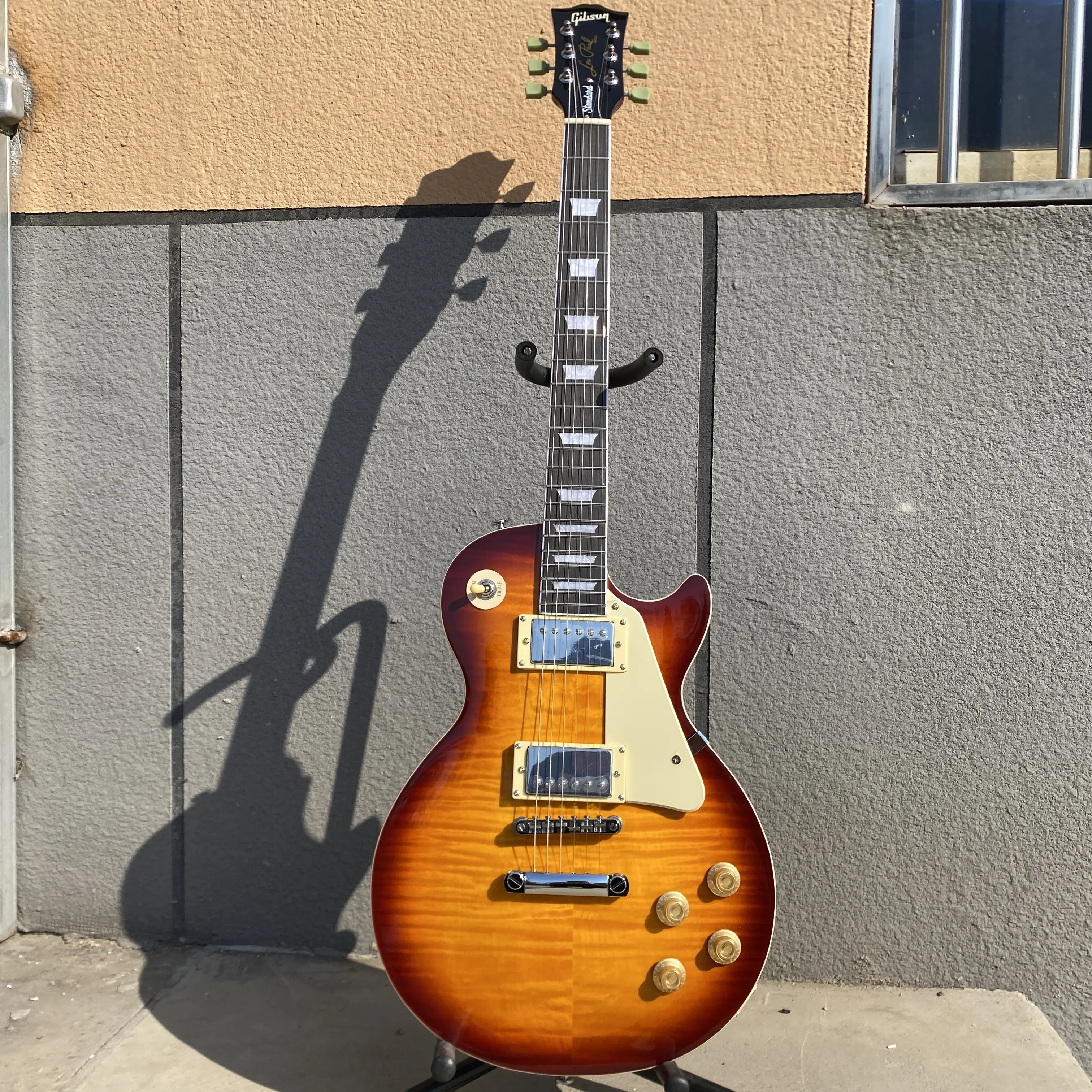Flam maple top LP 6-String Electric Guitar - 22 Frets, Mahogany Body, Rosewood Fingerboard, Chrome-Plated Hardware