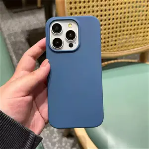 The small personality is suitable for the Apple 16promax liquid silicone phone case. The simple iPhone13/14 jelly texture, the new 16Pro couple 15/12 anti-drop full cover protective case