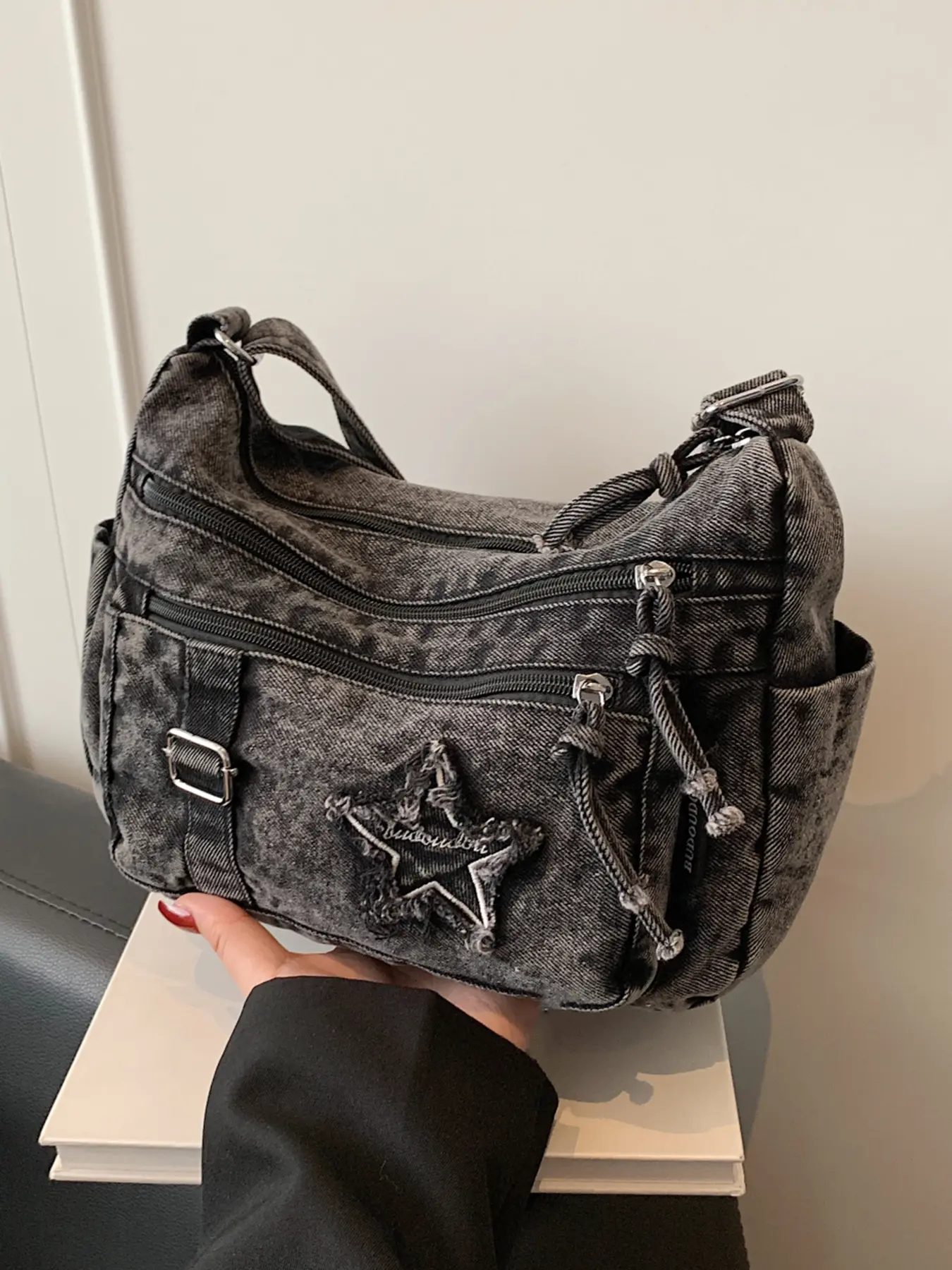 Fashion trend casual Joker shoulder messenger bag, Denim messenger bag, Casual messenger bags, niche design retro wash jeans craft commuter shoulder messenger bag, personality versatile multi-zipper design suitable for student, shopping, trips