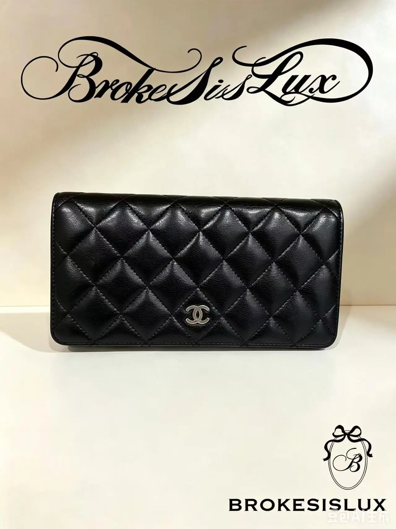 Pre-owned CHANEL Snap Fold Long Bifold Wallet Black Glossy Lambskin Diamond Matelassé Quilt, Subtle Silver Embedded CC Monogram