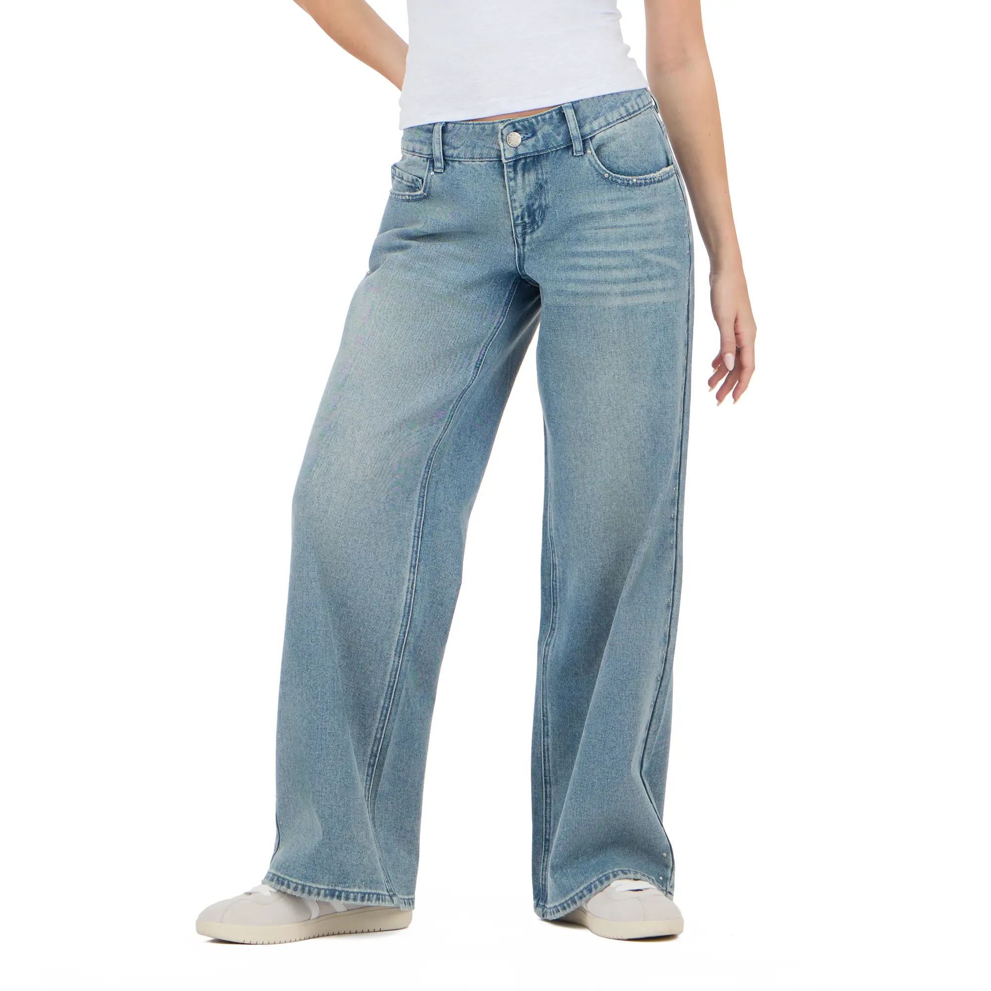 Forever 21 Women's Low-Waist Wide-Leg Jeans - Minimalist Basic Denim with Edgy Metallic Stud Details, Vintage Wash, Y2K Streetwear Style for Rockstar Aesthetic - Blue, Chunky