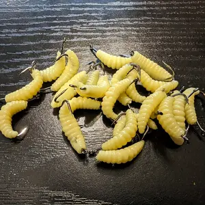 40-Pack Rubber Worm Fishing Lures, Bulk Fishing Larvae, Ideal for Trout, Bass, Sunfish, Freshwater Fishing Bait Set