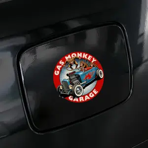2PCS/SET Street Trendy GAS MONKEY Garage-Style Sticker For Motorcycle, Carry Bags, Stationery Retro Modified Car + Monkey Decor Personalized & Eye-Catching With Cool Garage Vibe In Daily Use A Must-Have For Motorcycle Trendsetters