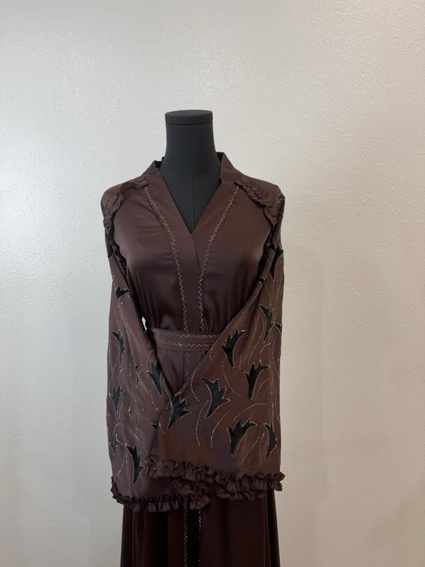 Umbrella Style Dubai Abaya with black Leaf Embellishments Umbrella Style Dubai Abaya with black Leaf Embellishments