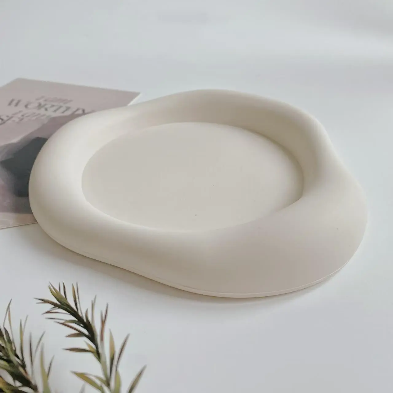 Cloud Shaped Non-slip Silicone Coaster, 1 Count Round Heat Resistant Coffee Cup Mat, Decorative Kitchen Coasters, Drink Coasters for Drinks, for Home Kitchen Dining Room