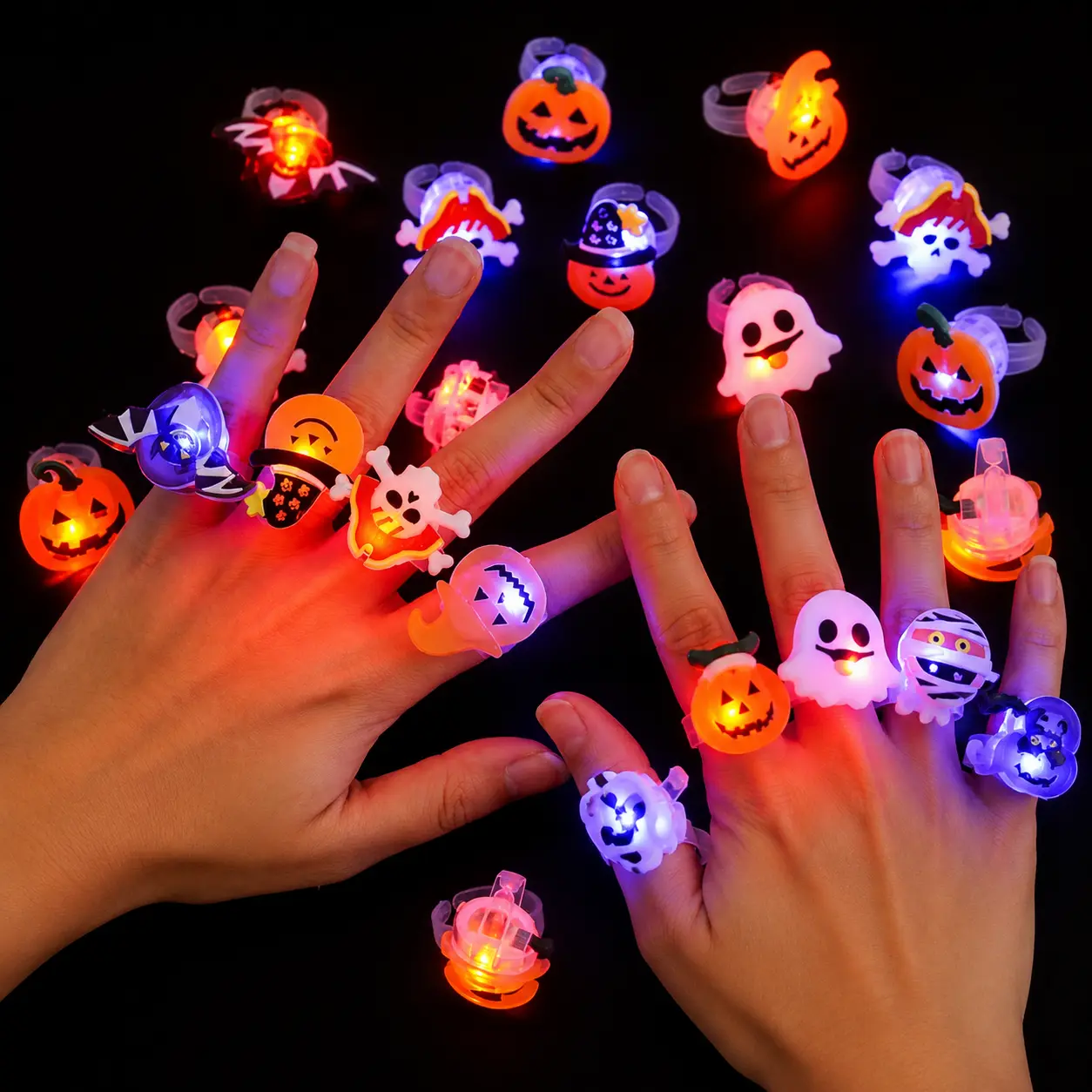 50PCS Halloween LED Light Up Rings – Pumpkin & Skull Party Favors, Spooky Glow Toys for Kids & Adults, Fun Gift Exchange & Party Decorations