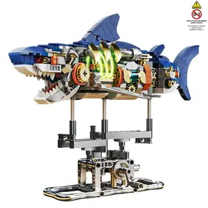 688PCS Creative Mechanical Shark Building Blocks, Crank Operated Moving Shark Model with Interactive Swinging Tail, Realistic Swimming Motion, Steampunk Decor, Ideal Gift for Kids & Collectors