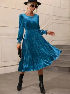 A women's velvet material, round neck, waisted long-sleeved dress, suitable for autumn and winter, suitable for parties, dates or formal occasions in autumn and winter, Formal Wear
