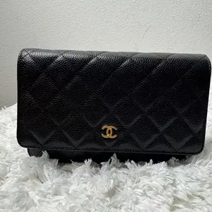Pre-owned CHANEL Caviar Clutches & Wristlets Classic Wallet On Chain