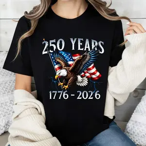 American Eagle Independence Day 250 Years 1776–2026 T-Shirt White Patriotic Flag and Bird Graphic Tee for 4th of July Celebration, USA Pride Shirt, Casual Summer Outfit, Vintage Americana Style Crew Neck Tee for National Events
