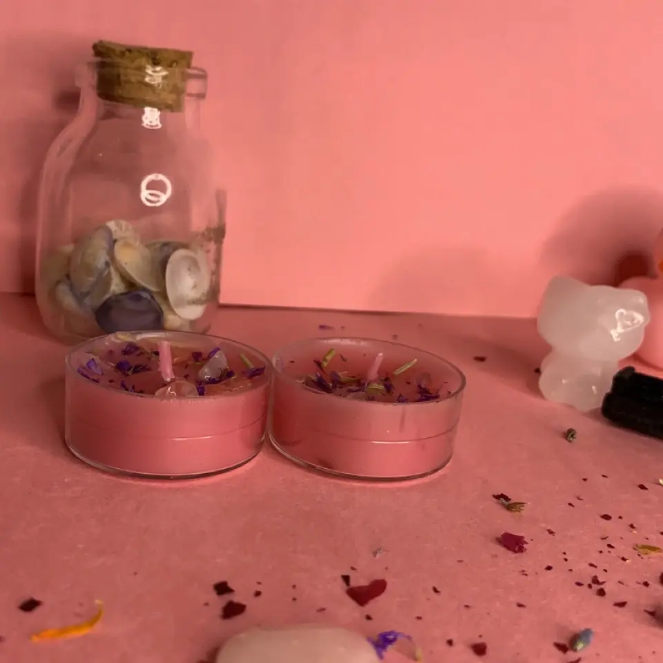 Love spell candles Love spell candles