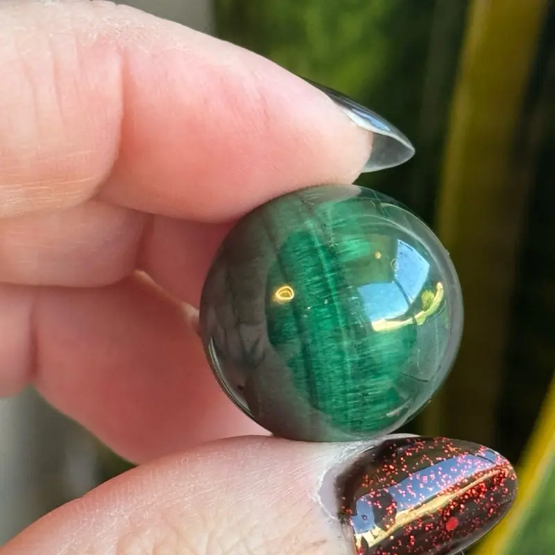 Natural Malachite Minispheres - Deep Green Protection Crystal for Decoration, Table Ornament, Office Desktop Ornament, House Decor, Metaphysical Healing Energy, Statement Item