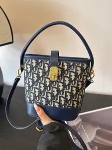 Classic Elegant Versatile Fashion Women's Crossbody Bucket Bag, Vintage Style, New 2026 Model, Chic Handbag for Everyday Use, Handbag Sling Bag, Casual Crossbody Bag