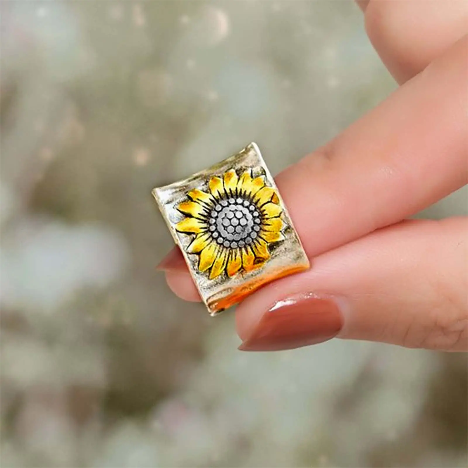 Retro wide version ring male and female couple sunflower pattern ring sun hip hop creative ring suitable for party y2k
