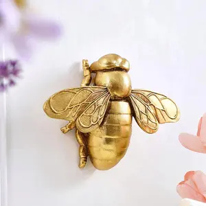 Creative Resin Bee Design Wall Mounted Decor, 1 Count Creative Bee Design Wall Decor, Wall Hanging Decor for Home Living Room Bedroom, Interior Wall Decor, Unique Artwork