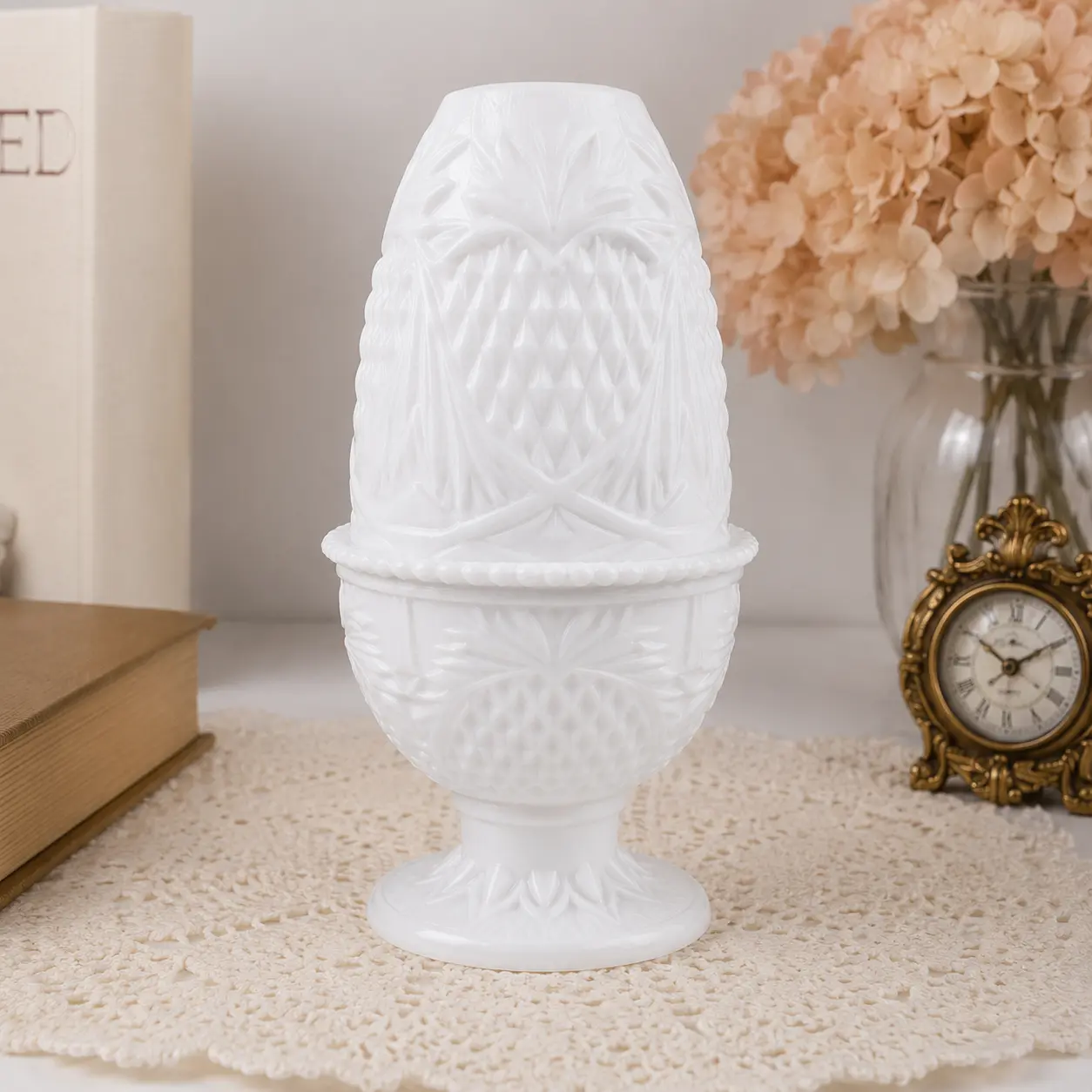 Classic Vintage Pineapple LED Tea Light Holder - Removable, Battery-Powered Fairy Lamp with Raised Details for Bedroom Table, Shelf Decoration, Gift