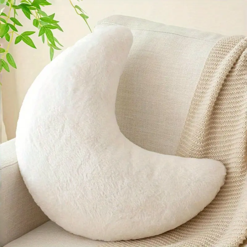 Moon-Shaped Pillow, Soft Faux Rabbit Fur Decorative Cushion for Bedroom, Bed & Sofa - Ideal for Easter & Spring Decor