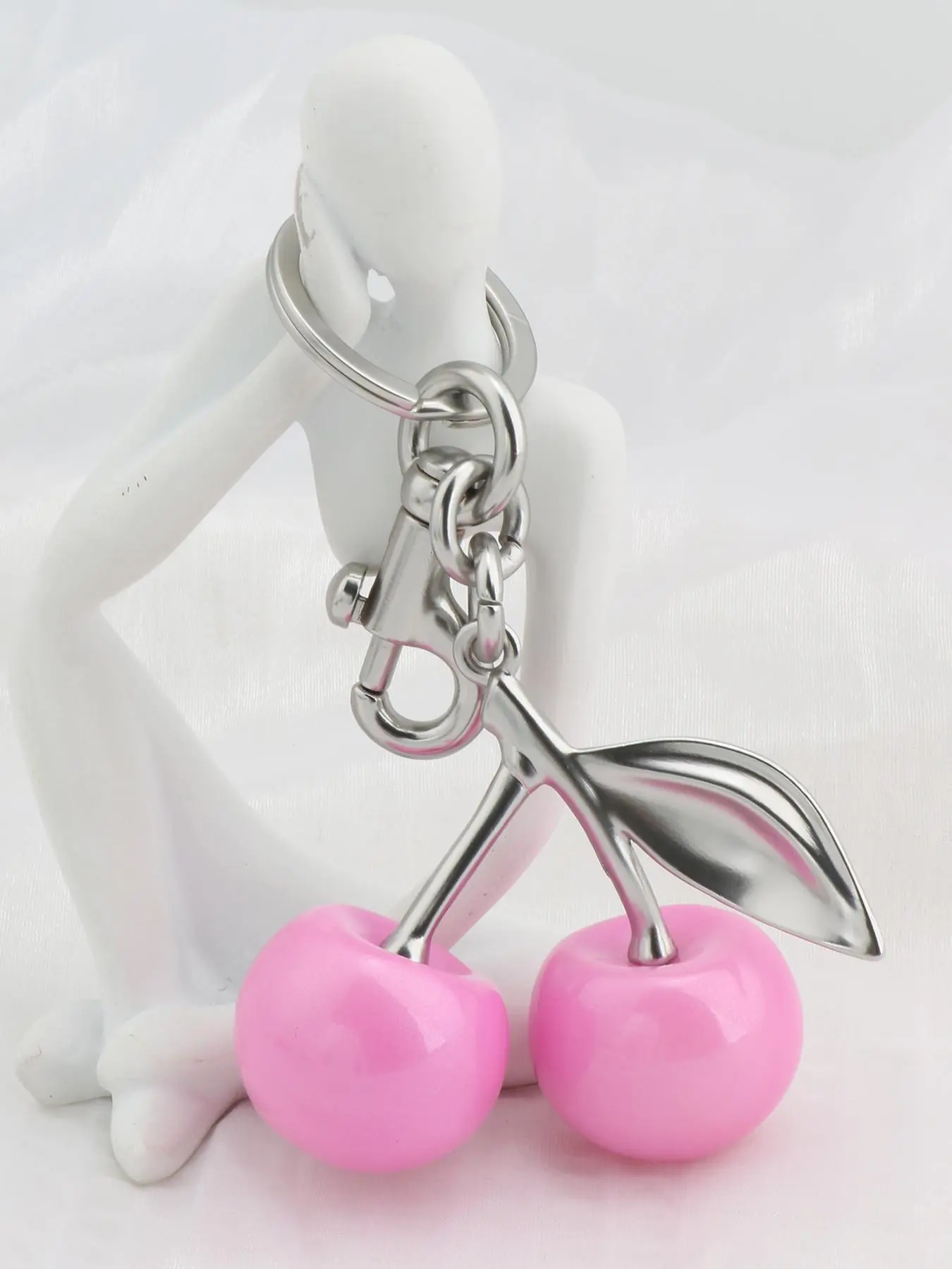 Cherry Block Keychain, Silver Metal Buckle Bag Charm, Eye-Catching Accessory for Bags & Keys, Keychain Kawaii, Stylish and Durable, Fruit Keychain, Cute Keychain, Stylish Keyring
