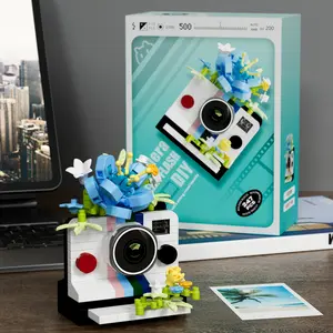 Creative Building Block Camera Desktop Ornament - Customizable Miniature Model for Photography Lovers, Colorful ABS Block Set for Office Desk, Bookshelf, and Creative Decor
