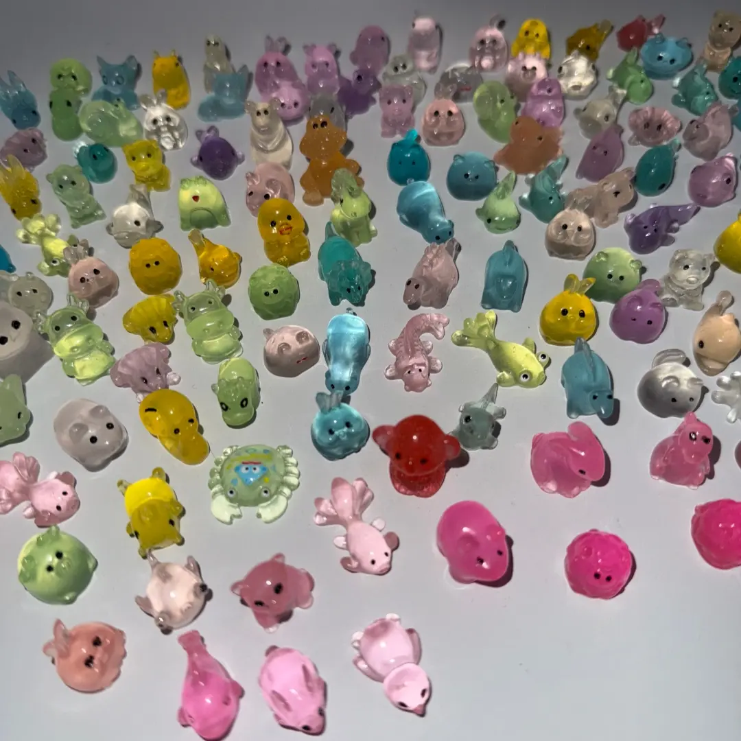 100pcs Glow-in-the-Dark Mini Resin CartoonAnimal Figurines, Colorful Transparent TinyFairy Ornaments, Magical DIY CraftAccessories for Plant Micro Landscapes, KidsParty Gift Supplies
