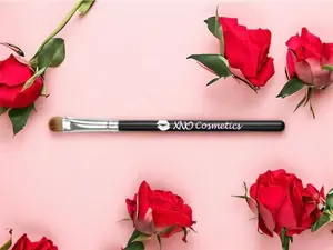 Signature Flat Concealer Brush