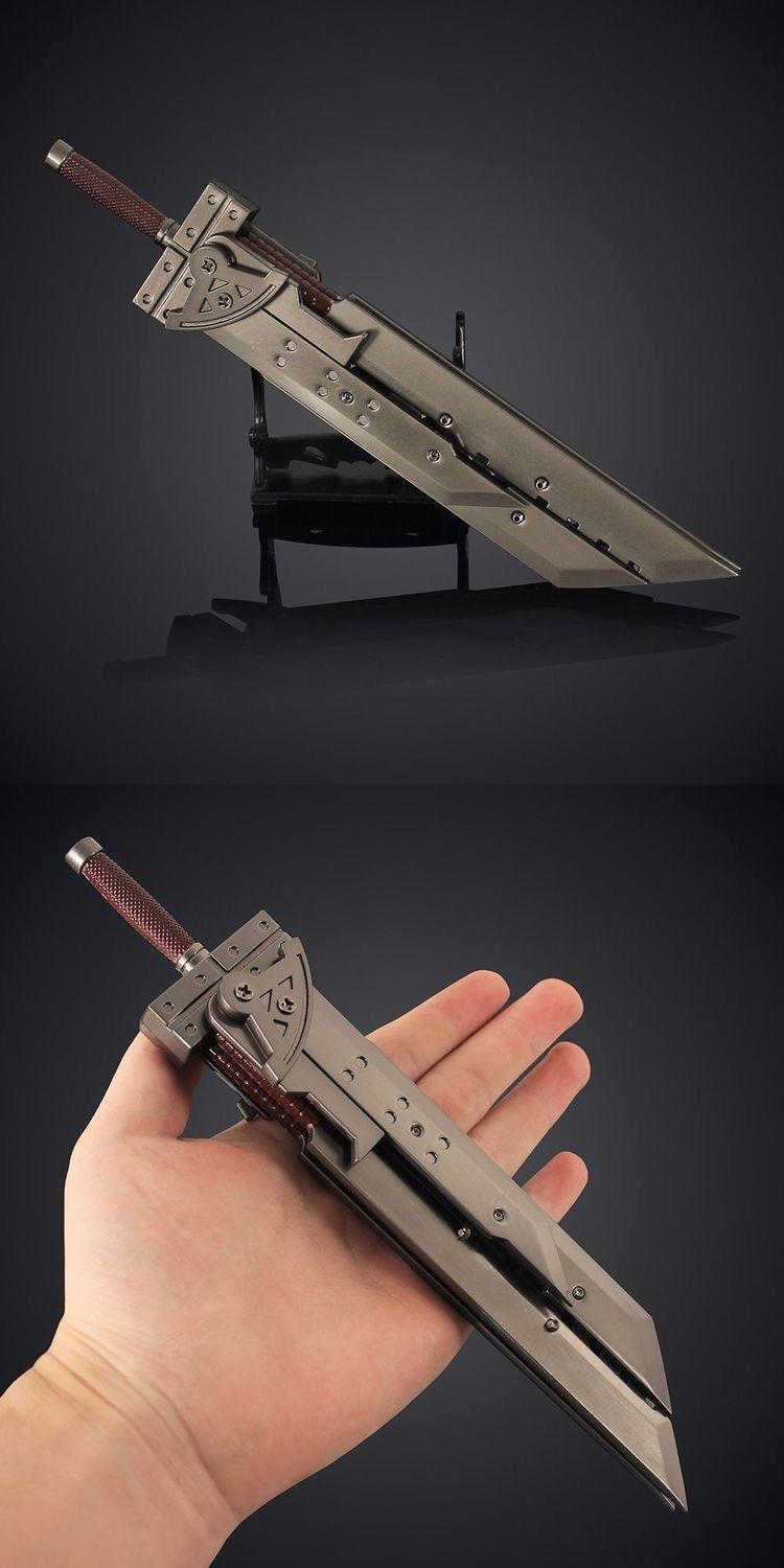 Final Fantasy Cloud Strife Gift Box Set Metal Destruction Greatsword Alloy Figure Collectible Keychain Ornament Toy