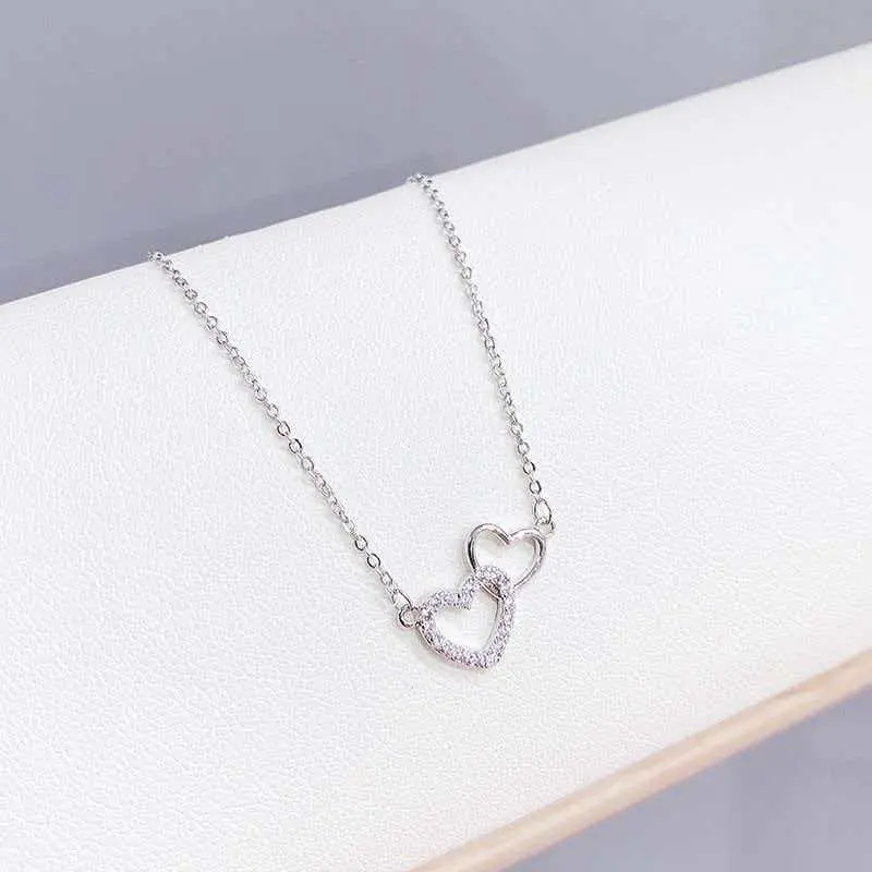 Elegant Double Heart Pendant Necklace for Women, Dainty Clavicle Chain, Versatile Heart-Shaped Jewelry for Mother's Day Gift, Dainty Pendant, Heart Shape Pendant