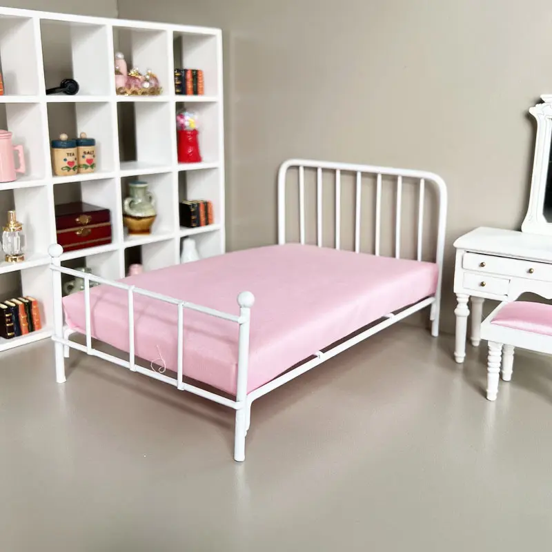 1:12 Dollhouse Mini Bedroom Scene Iron Single Bed Micro Bed Decoration Easy to Decorate Christmas Easter New Year Gift Doll House Furniture Doll House Accessory Miniature Furniture