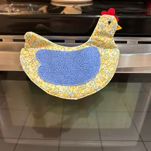 Chicken & Egg Potholder - Floral Design, Soft Material, Ideal for Kitchen Use