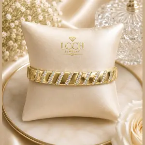 Bracelet - High-quality 14K gold-filled with a protective coating for everyday wear. 19cm