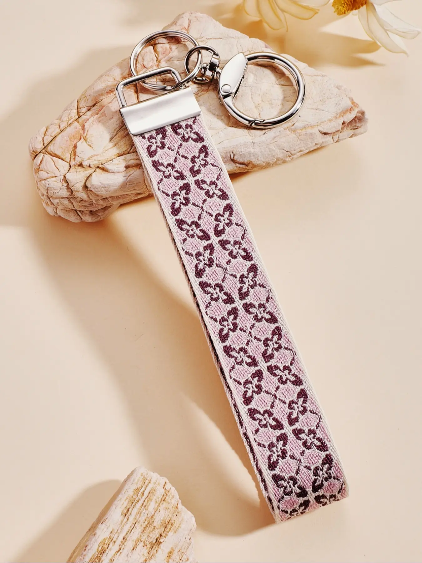 Women's Zinc Alloy Keychain, Floral Pattern Wristlet Keyring, Fashionable Car & Bag Accessory, All-Seasons Stylish Key Chain, Keychain for Bags, Keychain for Purse, Keychain Wristlet Strap, Bag Charm Keychain