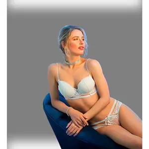 Double sides thong in lace